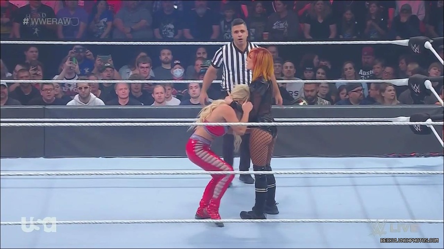 WWE_Monday_Night_Raw_2022_06_06_720p_HDTV_x264-NWCHD_mp4_001536068.jpg