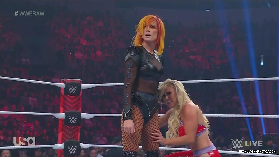 WWE_Monday_Night_Raw_2022_06_06_720p_HDTV_x264-NWCHD_mp4_001541273.jpg