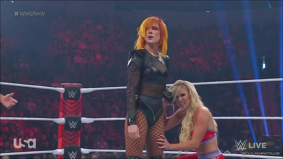 WWE_Monday_Night_Raw_2022_06_06_720p_HDTV_x264-NWCHD_mp4_001542474.jpg