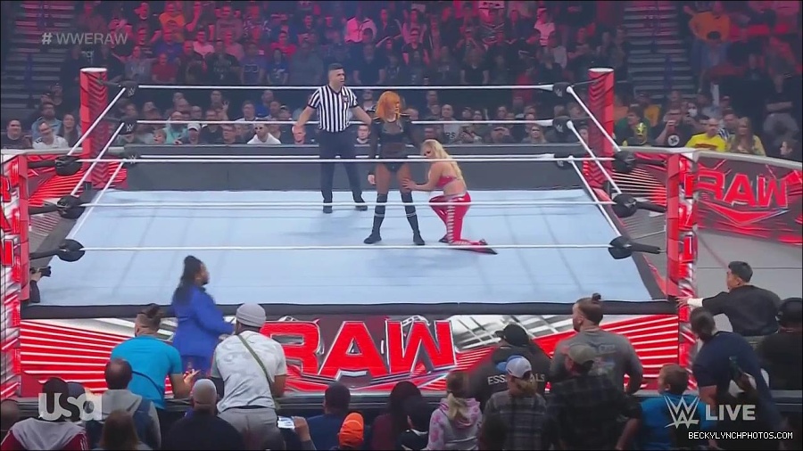 WWE_Monday_Night_Raw_2022_06_06_720p_HDTV_x264-NWCHD_mp4_001544876.jpg