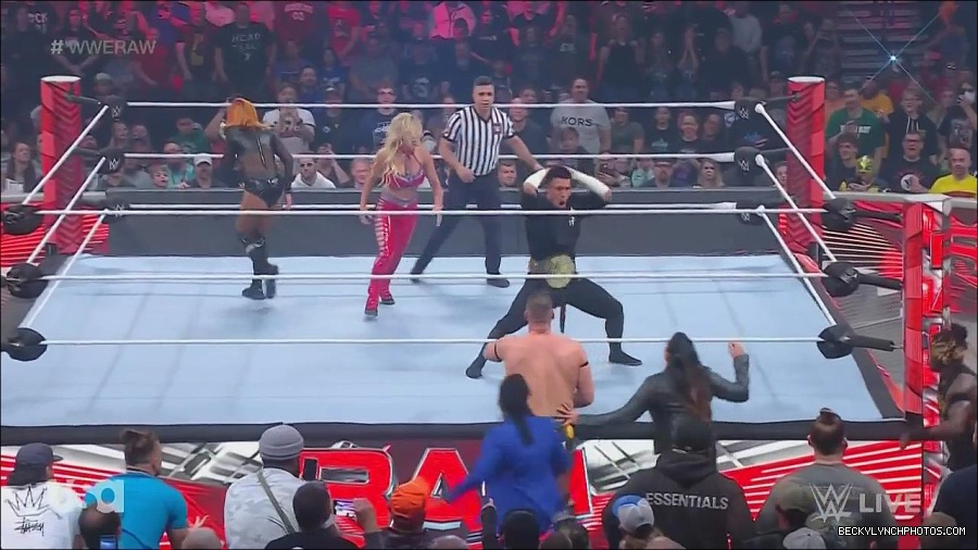 WWE_Monday_Night_Raw_2022_06_06_720p_HDTV_x264-NWCHD_mp4_001554486.jpg