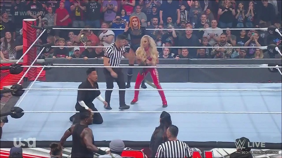 WWE_Monday_Night_Raw_2022_06_06_720p_HDTV_x264-NWCHD_mp4_001563695.jpg