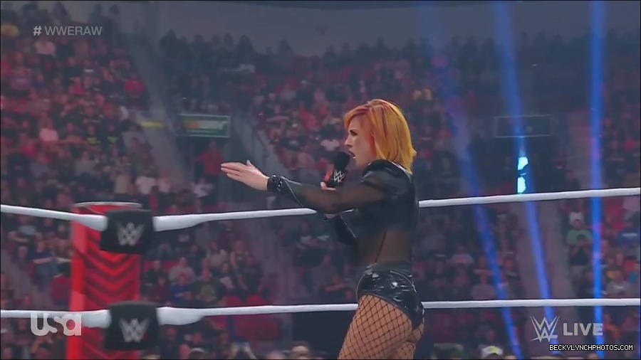 WWE_Monday_Night_Raw_2022_06_06_720p_HDTV_x264-NWCHD_mp4_001576108.jpg