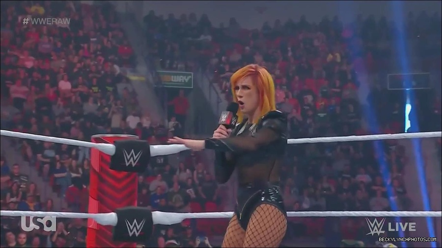 WWE_Monday_Night_Raw_2022_06_06_720p_HDTV_x264-NWCHD_mp4_001576508.jpg