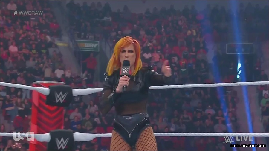 WWE_Monday_Night_Raw_2022_06_06_720p_HDTV_x264-NWCHD_mp4_001576908.jpg