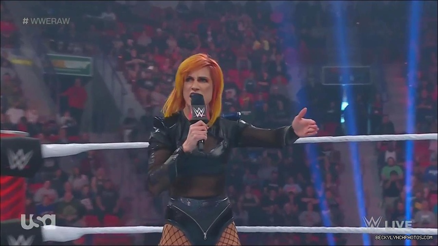 WWE_Monday_Night_Raw_2022_06_06_720p_HDTV_x264-NWCHD_mp4_001577309.jpg