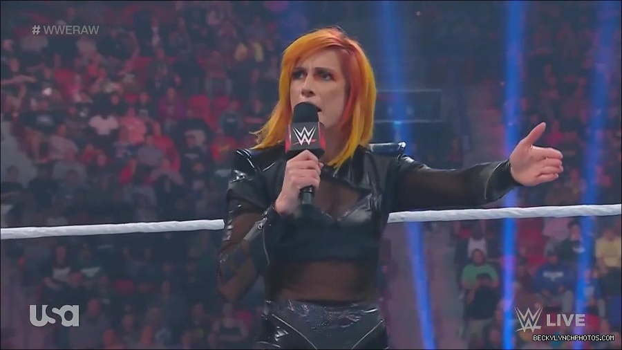 WWE_Monday_Night_Raw_2022_06_06_720p_HDTV_x264-NWCHD_mp4_001578110.jpg