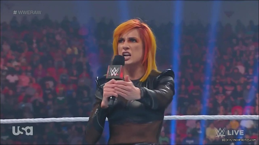 WWE_Monday_Night_Raw_2022_06_06_720p_HDTV_x264-NWCHD_mp4_001580512.jpg