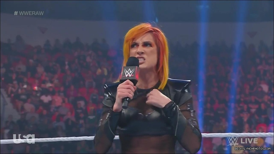WWE_Monday_Night_Raw_2022_06_06_720p_HDTV_x264-NWCHD_mp4_001581313.jpg