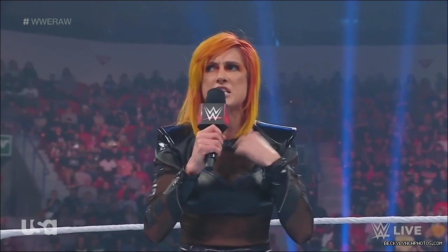 WWE_Monday_Night_Raw_2022_06_06_720p_HDTV_x264-NWCHD_mp4_001581713.jpg