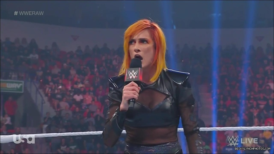WWE_Monday_Night_Raw_2022_06_06_720p_HDTV_x264-NWCHD_mp4_001582914.jpg