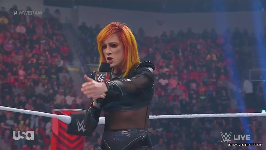 WWE_Monday_Night_Raw_2022_06_06_720p_HDTV_x264-NWCHD_mp4_001586118.jpg