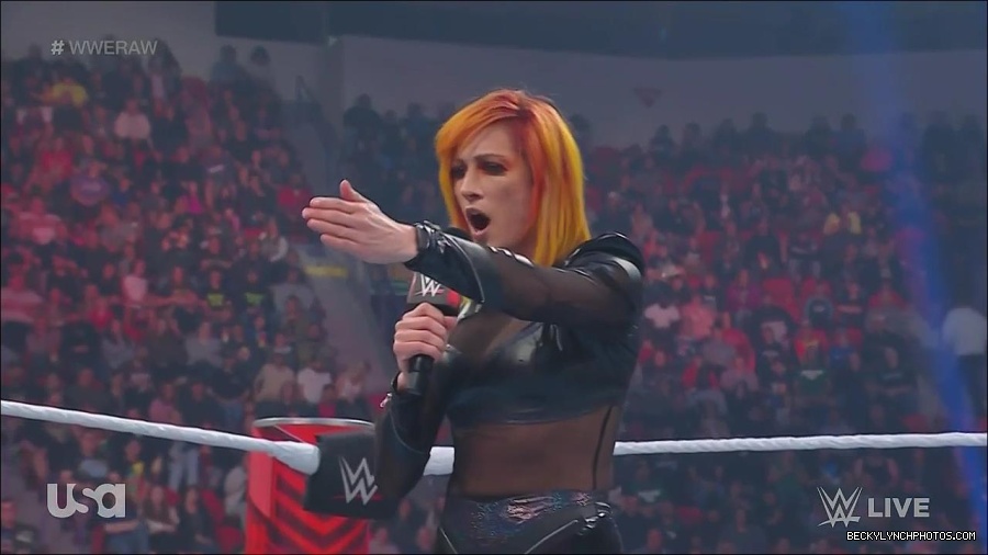 WWE_Monday_Night_Raw_2022_06_06_720p_HDTV_x264-NWCHD_mp4_001586518.jpg
