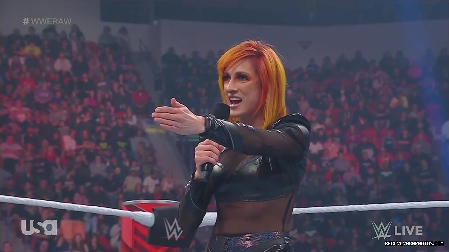 WWE_Monday_Night_Raw_2022_06_06_720p_HDTV_x264-NWCHD_mp4_001589321.jpg