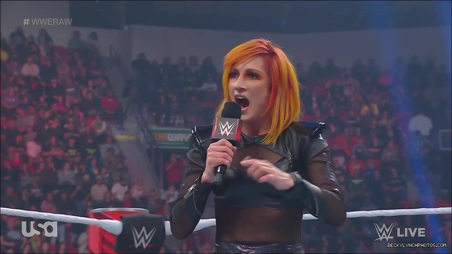 WWE_Monday_Night_Raw_2022_06_06_720p_HDTV_x264-NWCHD_mp4_001590922.jpg