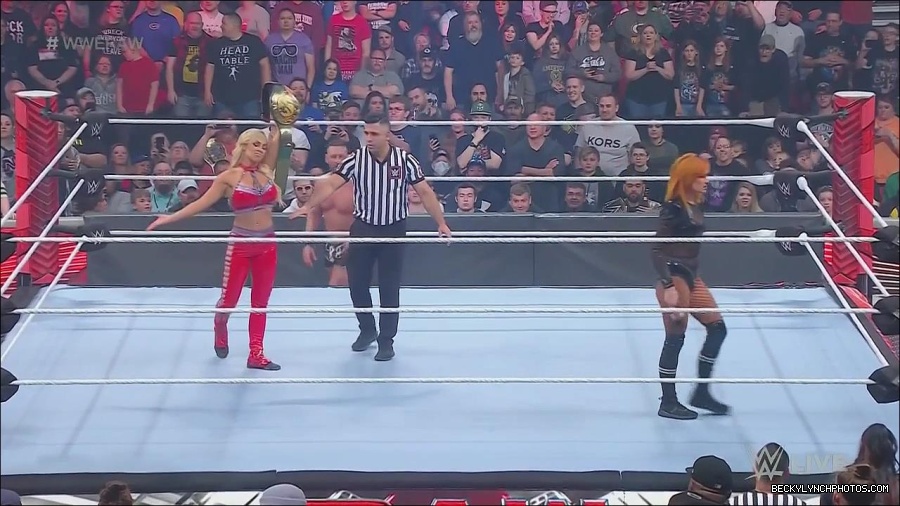 WWE_Monday_Night_Raw_2022_06_06_720p_HDTV_x264-NWCHD_mp4_001604936.jpg