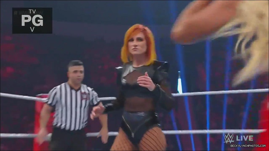 WWE_Monday_Night_Raw_2022_06_06_720p_HDTV_x264-NWCHD_mp4_001616949.jpg