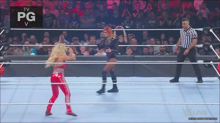 WWE_Monday_Night_Raw_2022_06_06_720p_HDTV_x264-NWCHD_mp4_001617349.jpg