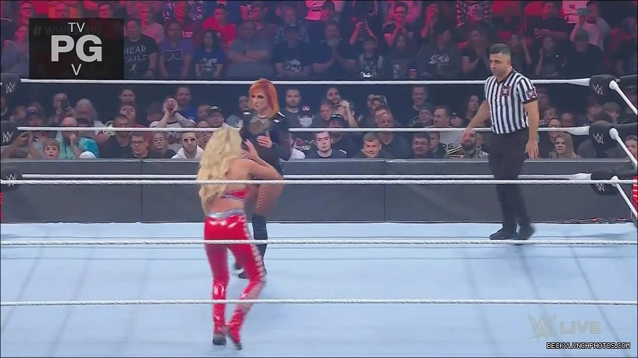 WWE_Monday_Night_Raw_2022_06_06_720p_HDTV_x264-NWCHD_mp4_001617749.jpg