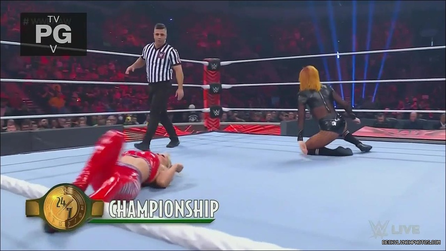 WWE_Monday_Night_Raw_2022_06_06_720p_HDTV_x264-NWCHD_mp4_001622955.jpg