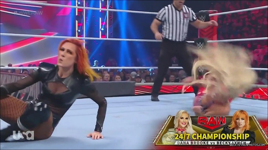 WWE_Monday_Night_Raw_2022_06_06_720p_HDTV_x264-NWCHD_mp4_001634967.jpg