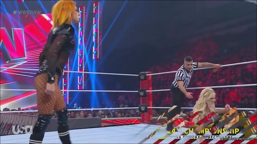 WWE_Monday_Night_Raw_2022_06_06_720p_HDTV_x264-NWCHD_mp4_001636568.jpg