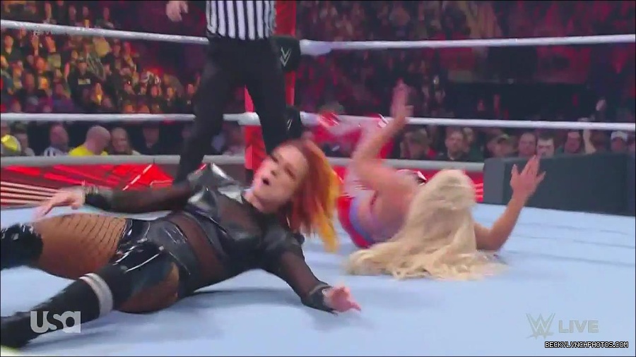 WWE_Monday_Night_Raw_2022_06_06_720p_HDTV_x264-NWCHD_mp4_001645777.jpg