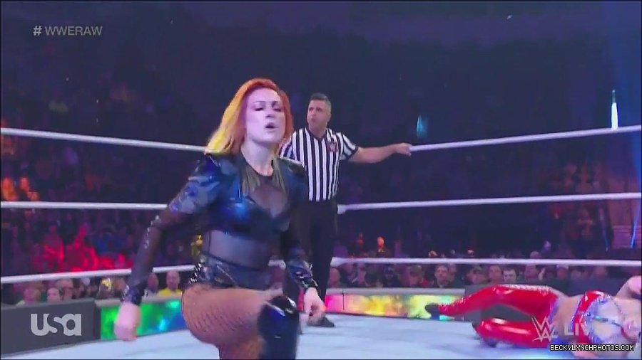 WWE_Monday_Night_Raw_2022_06_06_720p_HDTV_x264-NWCHD_mp4_001646979.jpg
