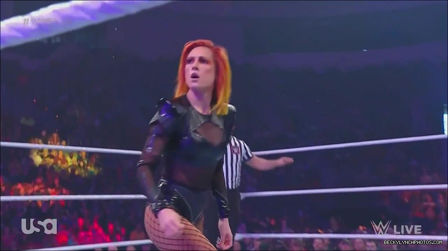 WWE_Monday_Night_Raw_2022_06_06_720p_HDTV_x264-NWCHD_mp4_001647379.jpg