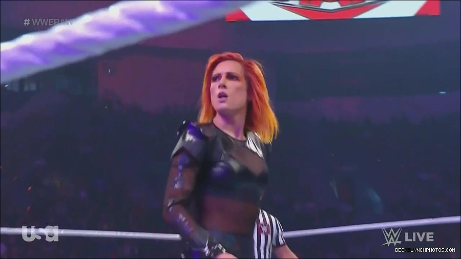WWE_Monday_Night_Raw_2022_06_06_720p_HDTV_x264-NWCHD_mp4_001647779.jpg