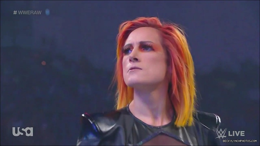 WWE_Monday_Night_Raw_2022_06_06_720p_HDTV_x264-NWCHD_mp4_001648981.jpg