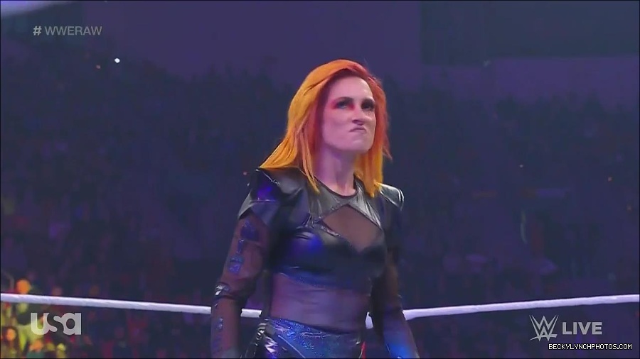 WWE_Monday_Night_Raw_2022_06_06_720p_HDTV_x264-NWCHD_mp4_001658590.jpg