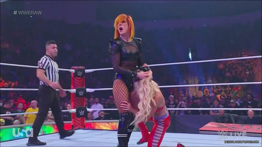 WWE_Monday_Night_Raw_2022_06_06_720p_HDTV_x264-NWCHD_mp4_001664997.jpg