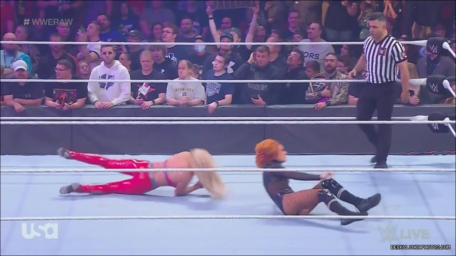 WWE_Monday_Night_Raw_2022_06_06_720p_HDTV_x264-NWCHD_mp4_001669401.jpg