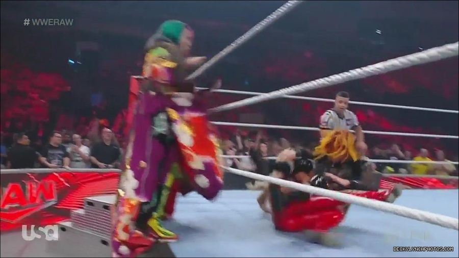 WWE_Monday_Night_Raw_2022_06_06_720p_HDTV_x264-NWCHD_mp4_001677409.jpg