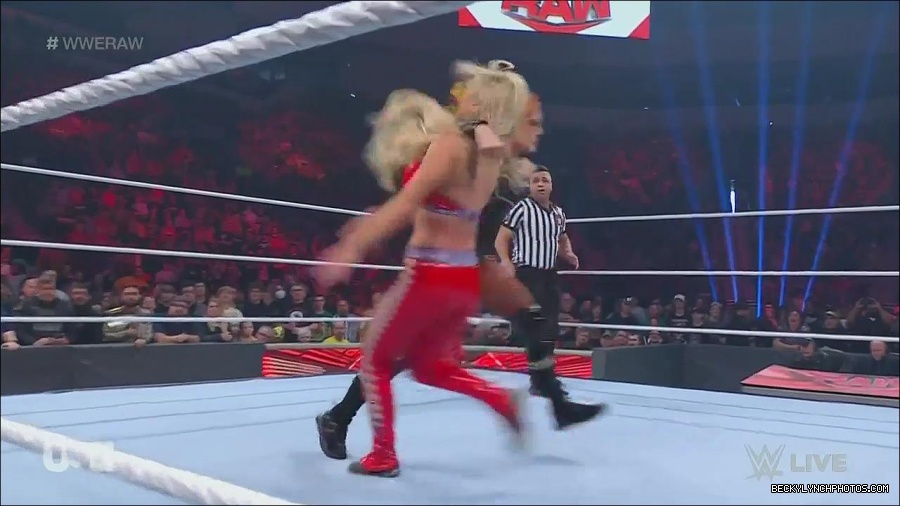 WWE_Monday_Night_Raw_2022_06_06_720p_HDTV_x264-NWCHD_mp4_001682214.jpg