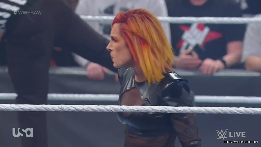 WWE_Monday_Night_Raw_2022_06_06_720p_HDTV_x264-NWCHD_mp4_001686218.jpg