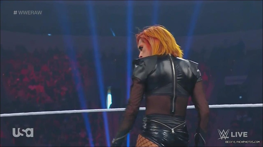 WWE_Monday_Night_Raw_2022_06_06_720p_HDTV_x264-NWCHD_mp4_001689421.jpg