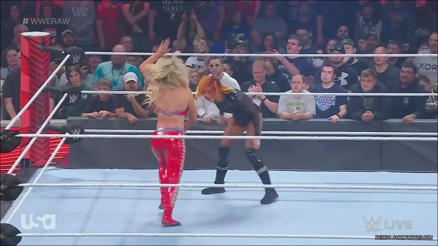 WWE_Monday_Night_Raw_2022_06_06_720p_HDTV_x264-NWCHD_mp4_001694226.jpg