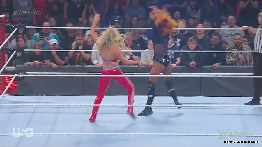 WWE_Monday_Night_Raw_2022_06_06_720p_HDTV_x264-NWCHD_mp4_001695027.jpg