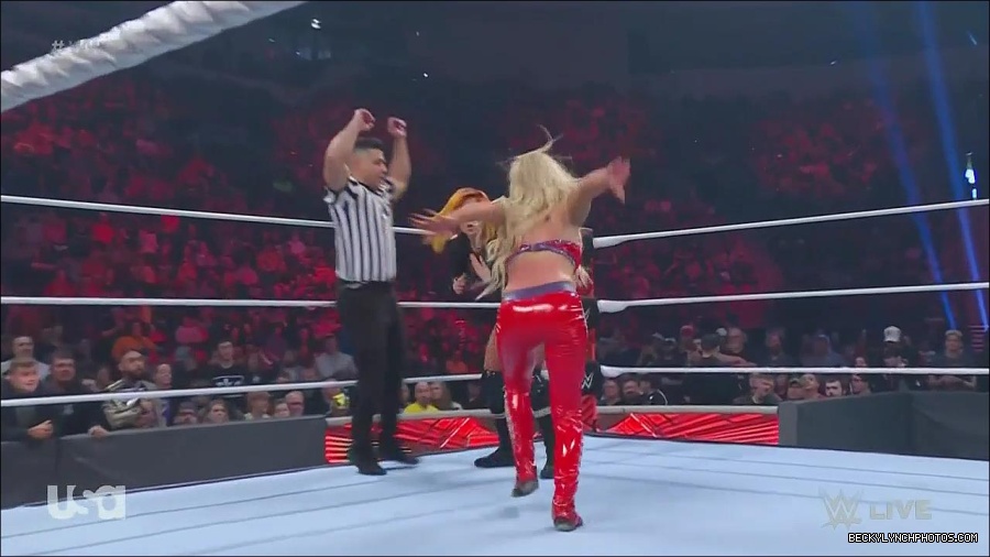 WWE_Monday_Night_Raw_2022_06_06_720p_HDTV_x264-NWCHD_mp4_001696228.jpg