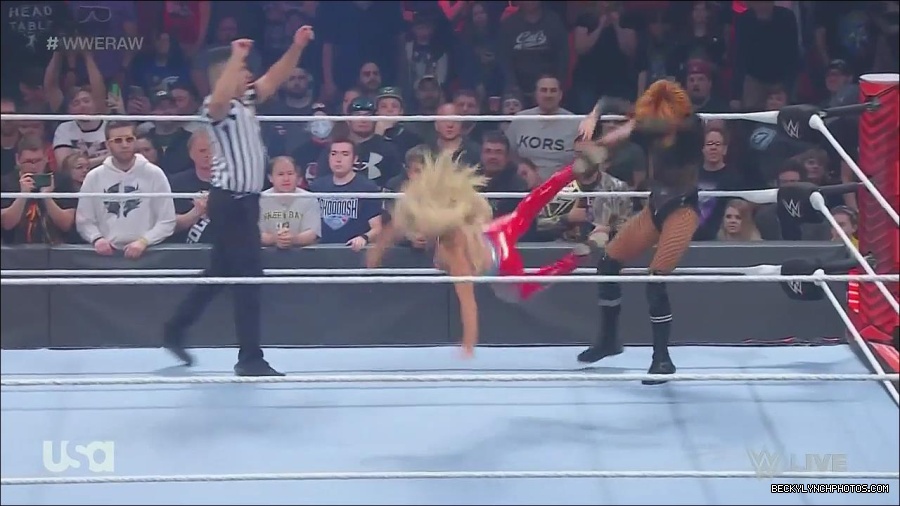 WWE_Monday_Night_Raw_2022_06_06_720p_HDTV_x264-NWCHD_mp4_001697029.jpg