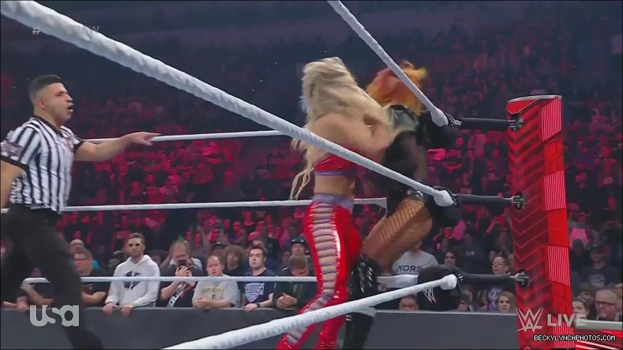 WWE_Monday_Night_Raw_2022_06_06_720p_HDTV_x264-NWCHD_mp4_001700232.jpg