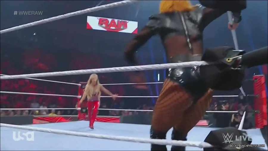 WWE_Monday_Night_Raw_2022_06_06_720p_HDTV_x264-NWCHD_mp4_001705437.jpg