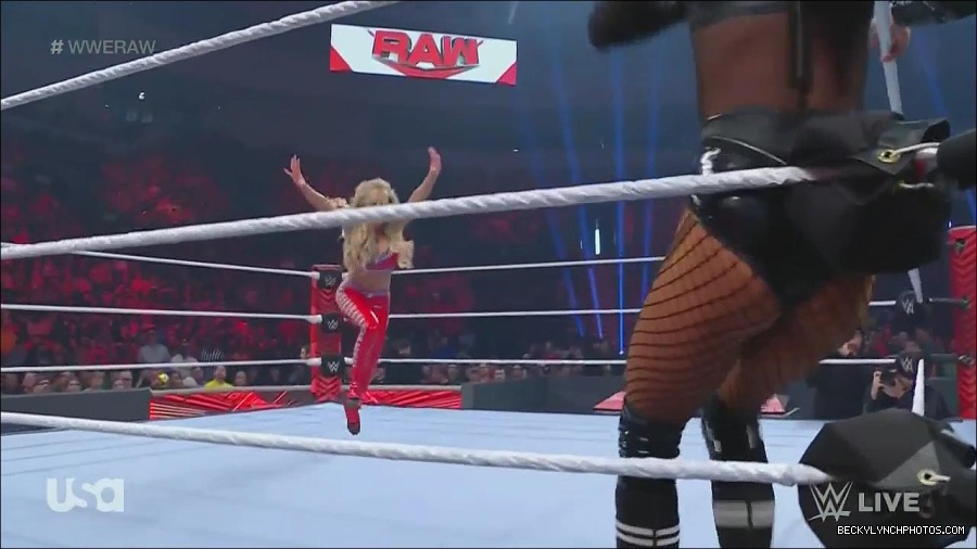 WWE_Monday_Night_Raw_2022_06_06_720p_HDTV_x264-NWCHD_mp4_001705837.jpg