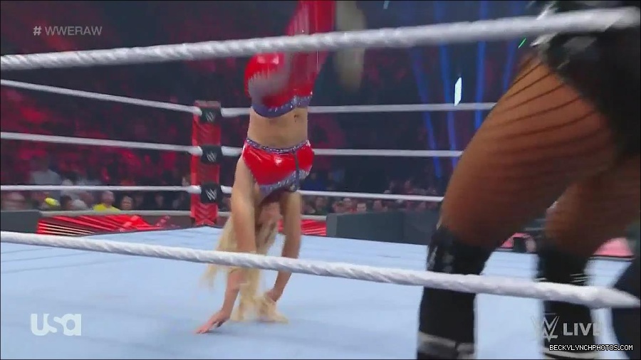 WWE_Monday_Night_Raw_2022_06_06_720p_HDTV_x264-NWCHD_mp4_001706638.jpg