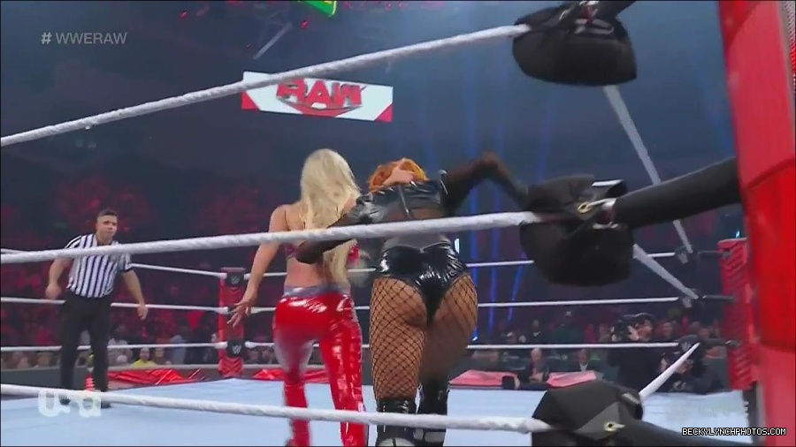 WWE_Monday_Night_Raw_2022_06_06_720p_HDTV_x264-NWCHD_mp4_001709041.jpg