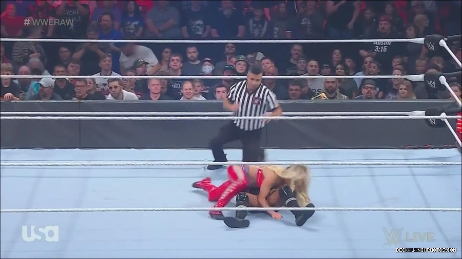 WWE_Monday_Night_Raw_2022_06_06_720p_HDTV_x264-NWCHD_mp4_001711843.jpg