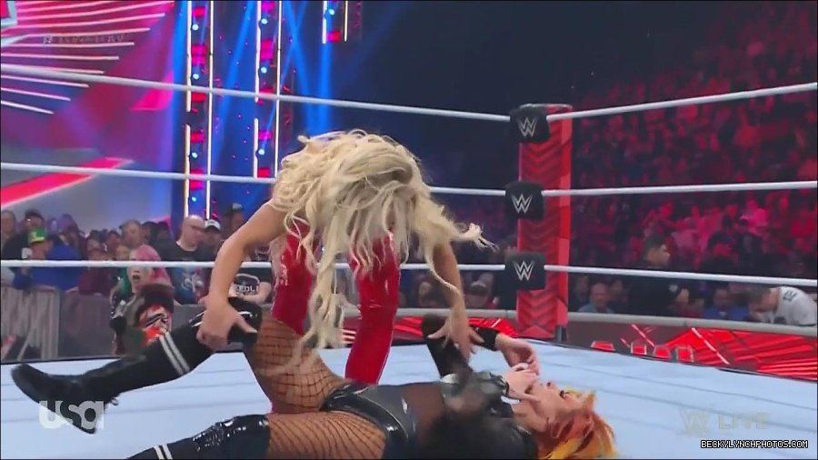 WWE_Monday_Night_Raw_2022_06_06_720p_HDTV_x264-NWCHD_mp4_001717849.jpg