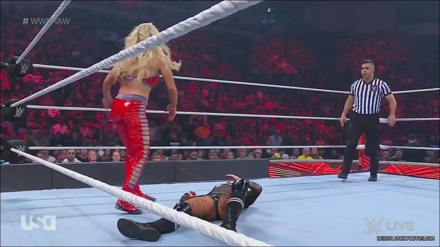 WWE_Monday_Night_Raw_2022_06_06_720p_HDTV_x264-NWCHD_mp4_001721453.jpg